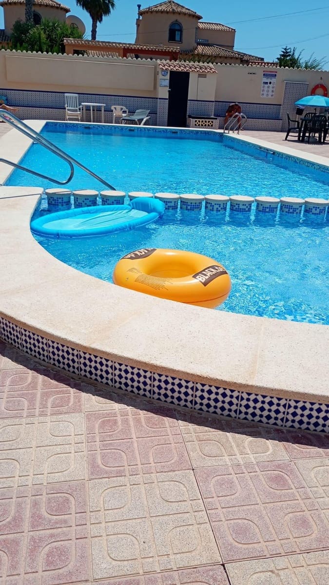 1 makuuhuone Bungalow myytävänä paikassa Torrevieja mukana uima-altaan - 89 000 € (Ref: 9338291)