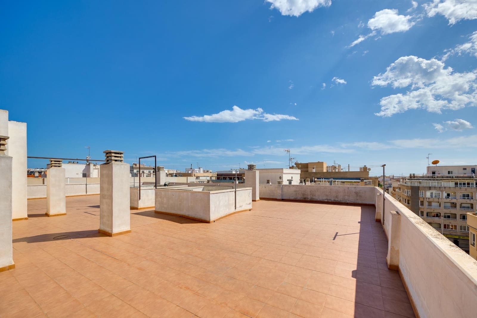 1 sypialnia Apartament na sprzedaż w Torrevieja z basenem - 138 000 € (Ref: 9338293)
