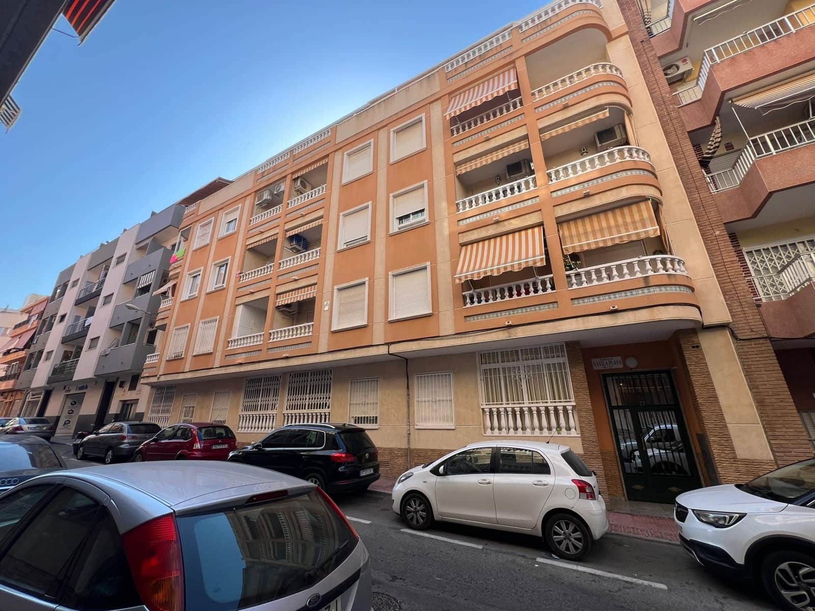 2 bedroom Apartment for sale in Torrevieja - € 138,000 (Ref: 9338329)