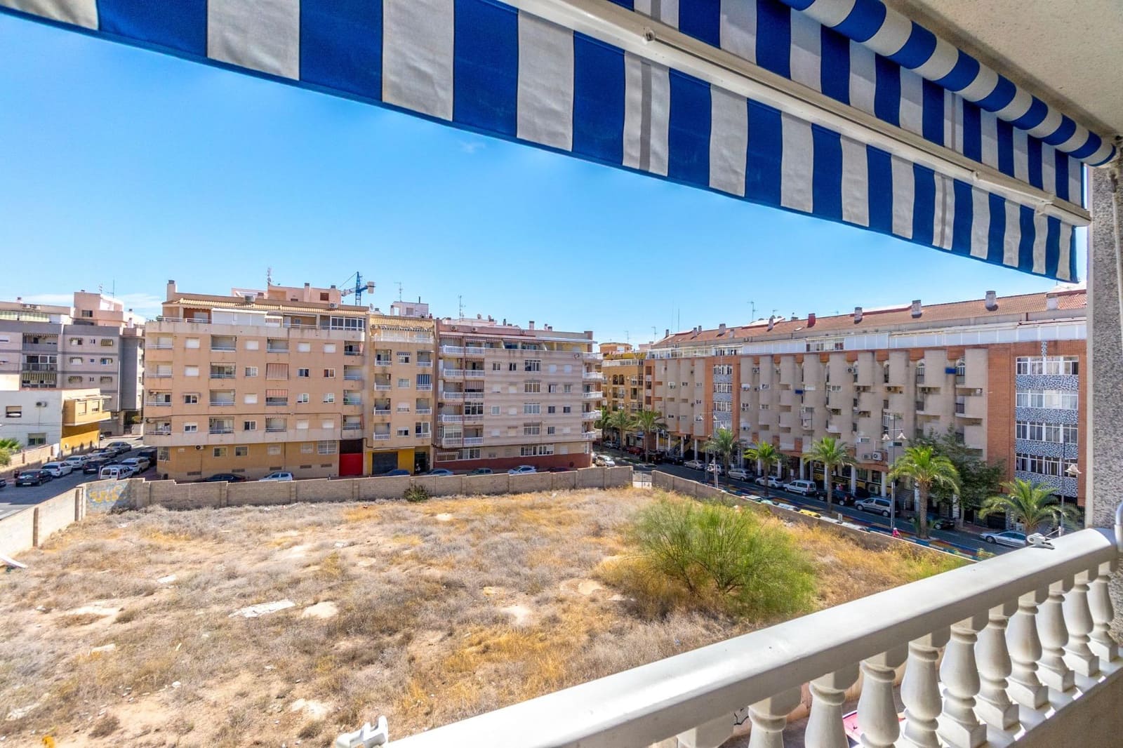 2 soverom Leilighet til salgs i Torrevieja - € 142 000 (Ref: 9338346)