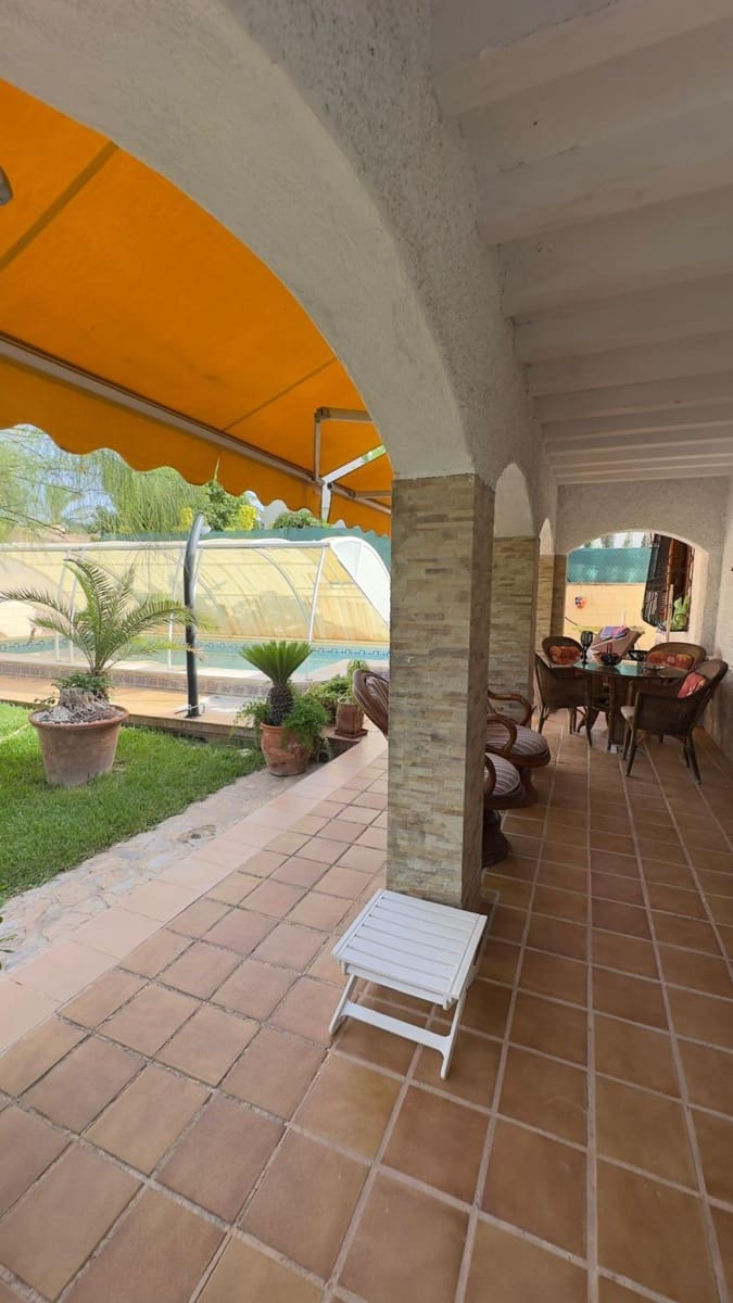 Chalet de 4 habitaciones en Orihuela Costa en venta con piscina - 735.000 € (Ref: 9338360)