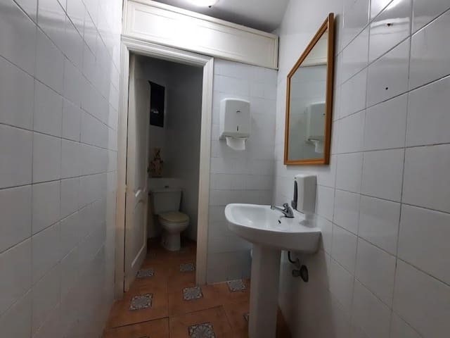 Commercial for sale in Playa de los Náufragos, Torrevieja - € 210,000 (Ref: 9338362)