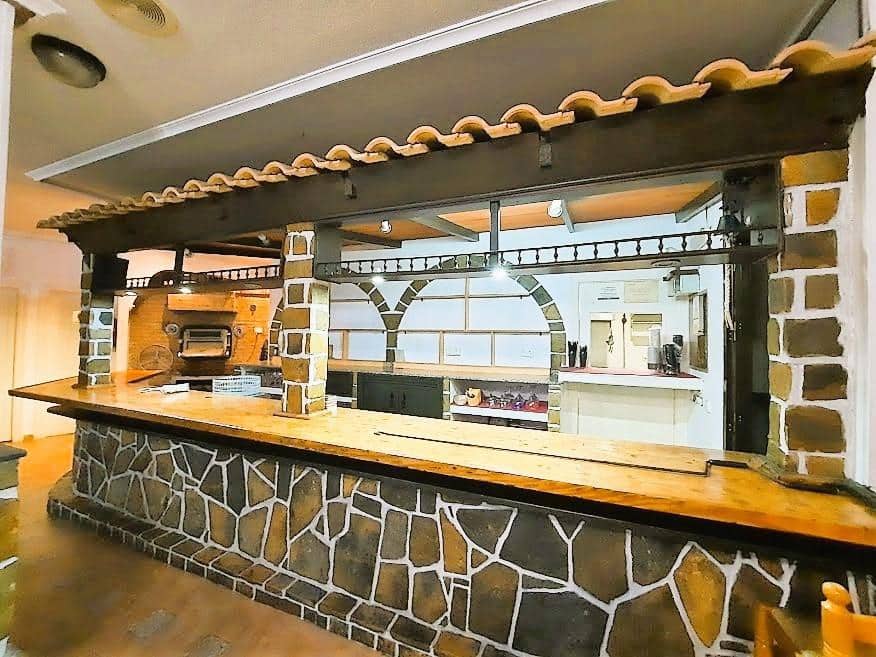 Commercial for sale in Torrevieja - € 210,000 (Ref: 9338362)