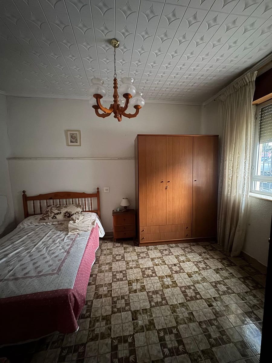 Casa de 3 habitaciones en Orihuela en venta - 84.000 € (Ref: 9338394)