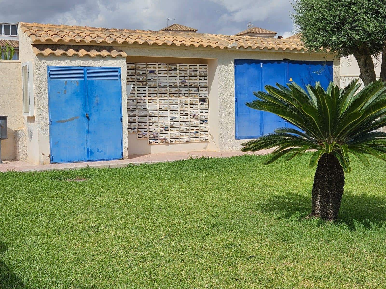 Casa de 3 habitaciones en Torrevieja en venta con piscina - 144.000 € (Ref: 9338397)