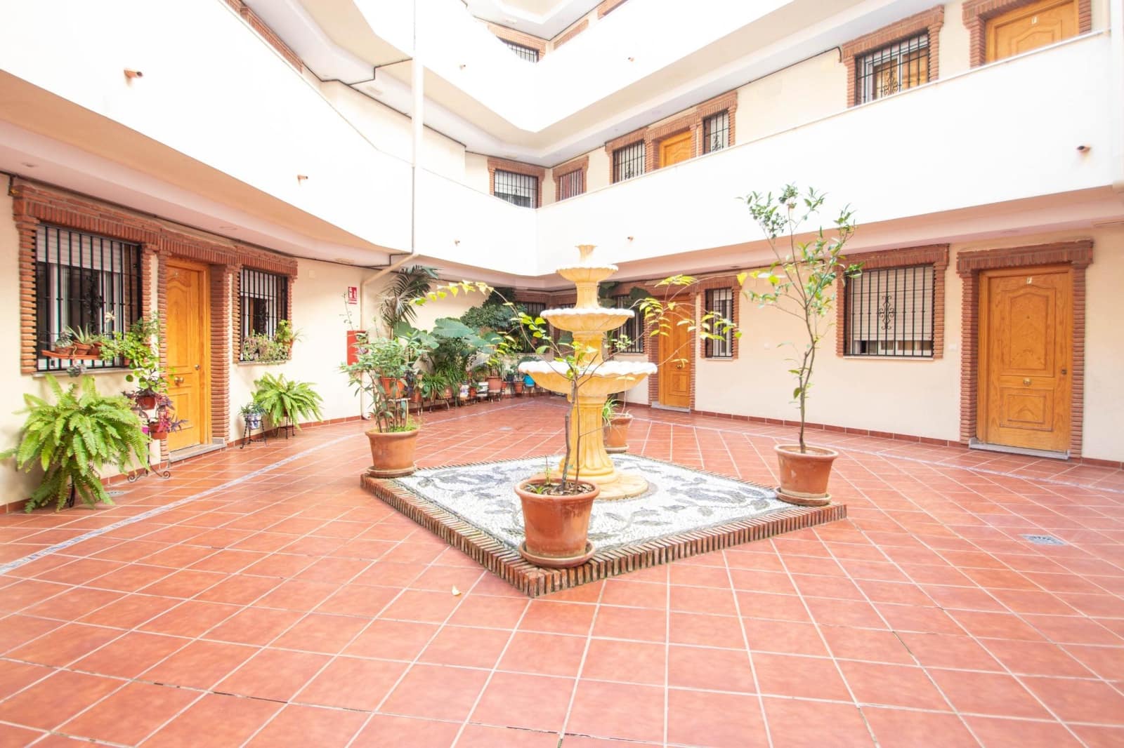 2 bedroom Flat for sale in La Zubia with garage - € 145,000 (Ref: 9411081)