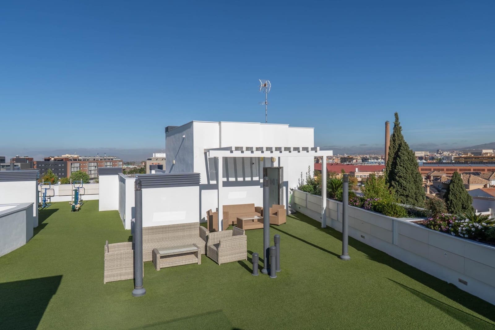 2 slaapkamer Flat te koop in Armilla met zwembad garage - € 350.000 (Ref: 9411083)