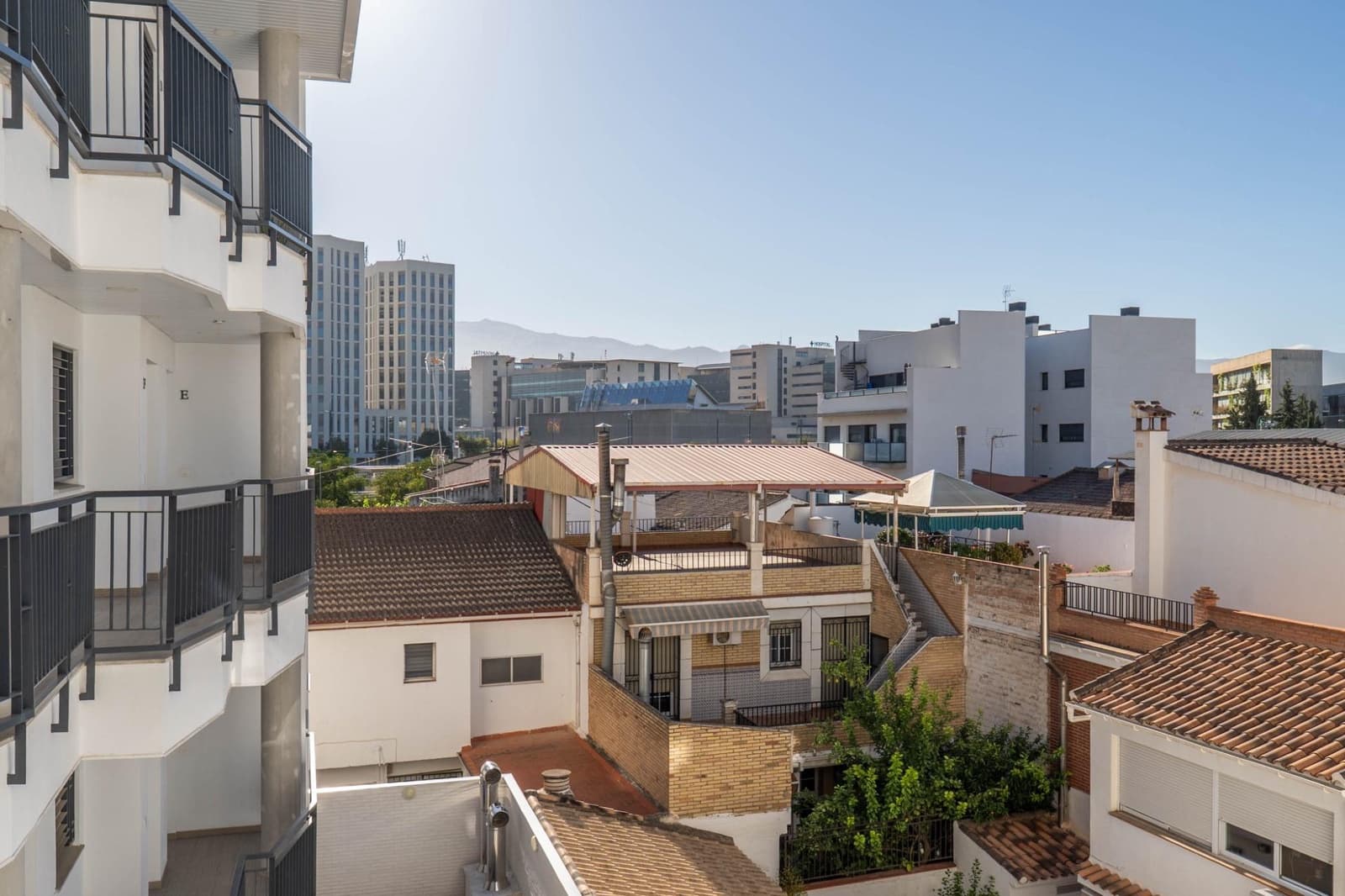 2 slaapkamer Flat te koop in Armilla met zwembad garage - € 350.000 (Ref: 9411083)