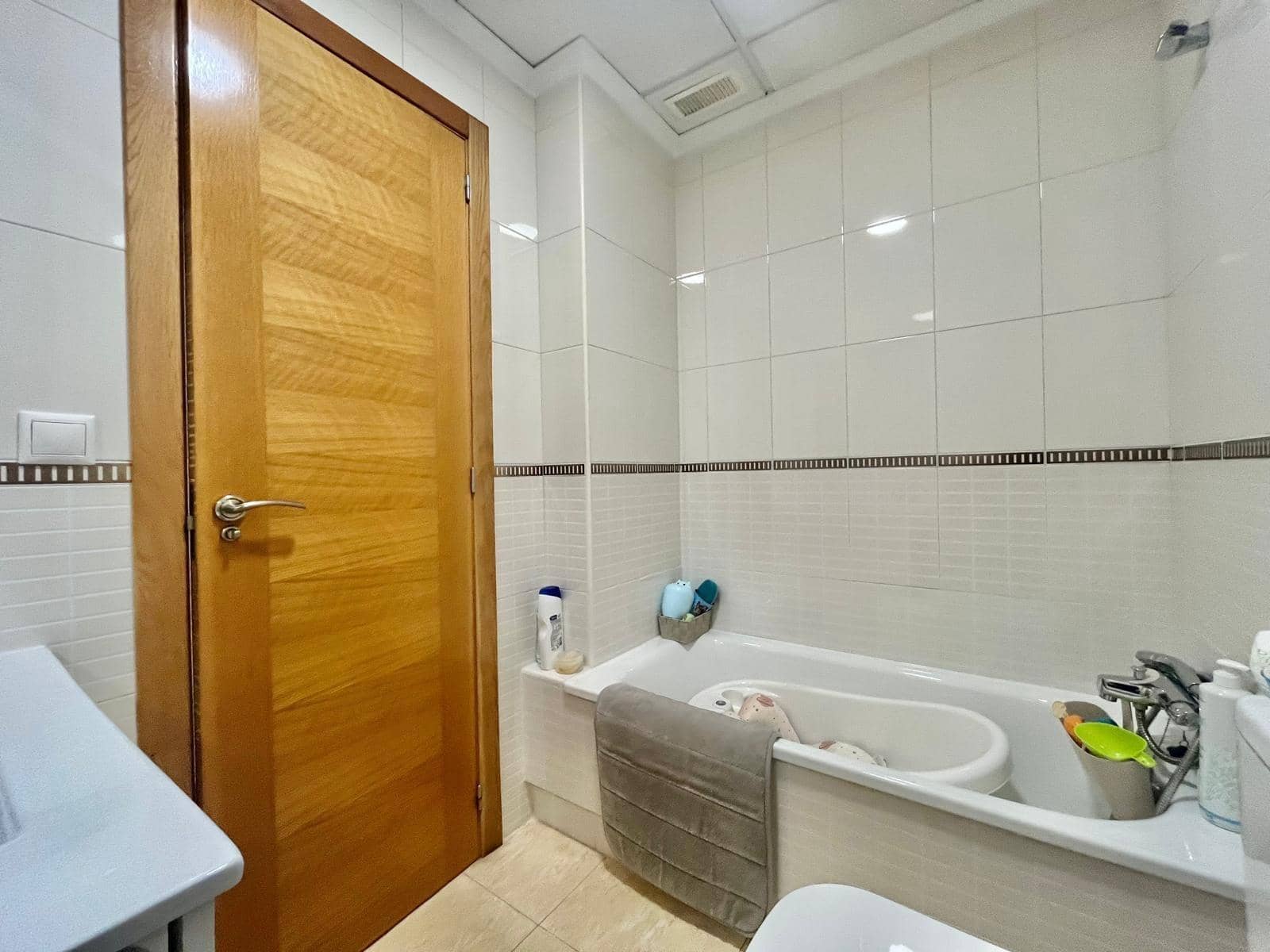 3 bedroom Apartment for sale in Torrevieja with garage - € 196,000 (Ref: 9411091)