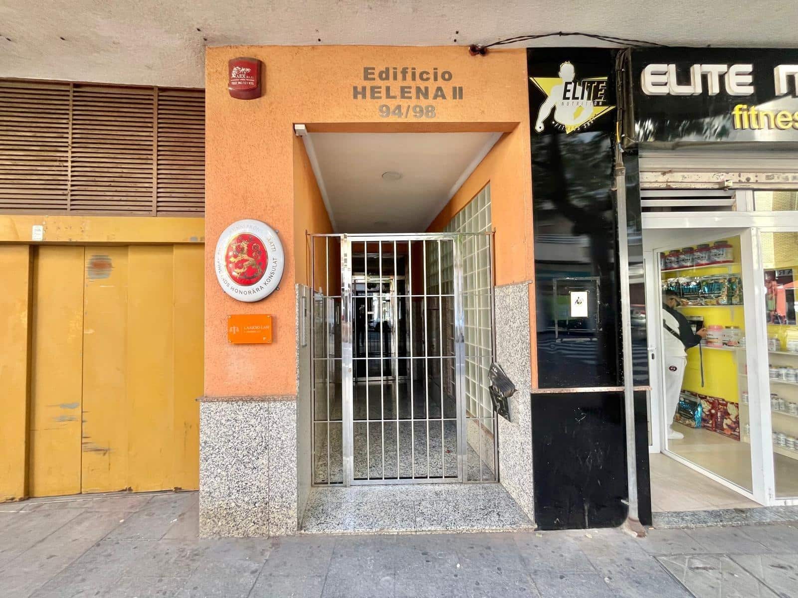 3 bedroom Apartment for sale in Torrevieja with garage - € 196,000 (Ref: 9411091)