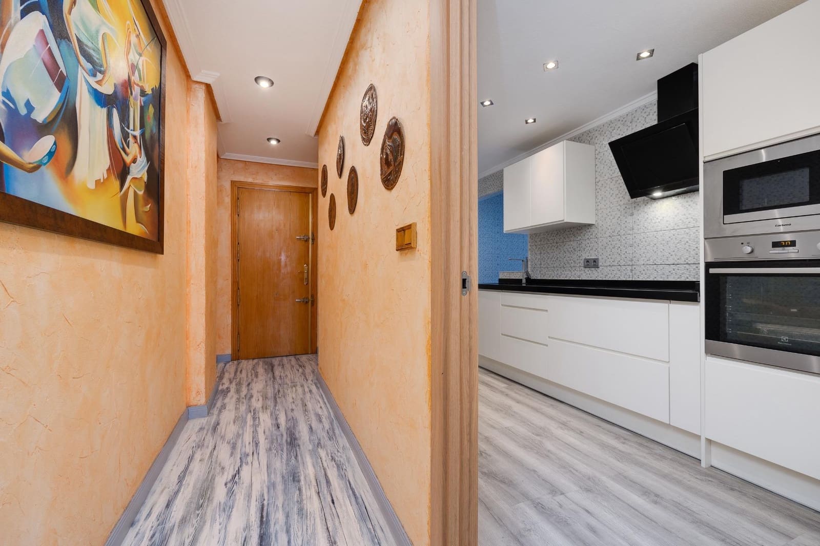 Apartamento de 3 habitaciones en Torrevieja en venta con piscina - 264.969 € (Ref: 9411096)