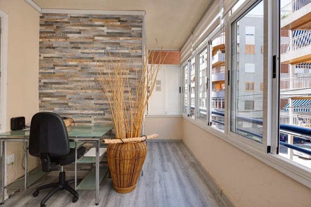 Apartamento de 3 habitaciones en Playa del Acequión, Torrevieja en venta con piscina - 264.969 € (Ref: 9411096)