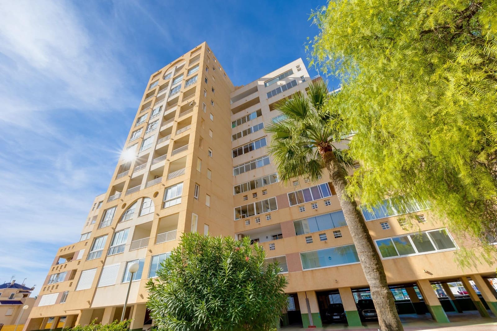 3 soverom Leilighet til salgs i La Veleta med svømmebasseng - € 194 900 (Ref: 9411097)