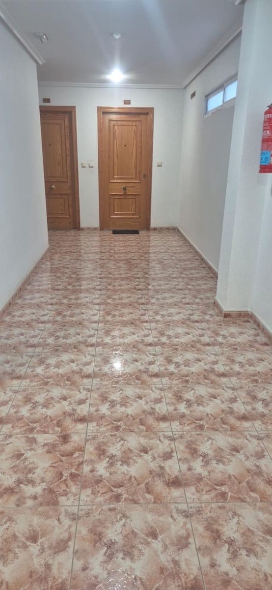 2 bedroom Apartment for sale in Torrevieja with garage - € 176,000 (Ref: 9411099)