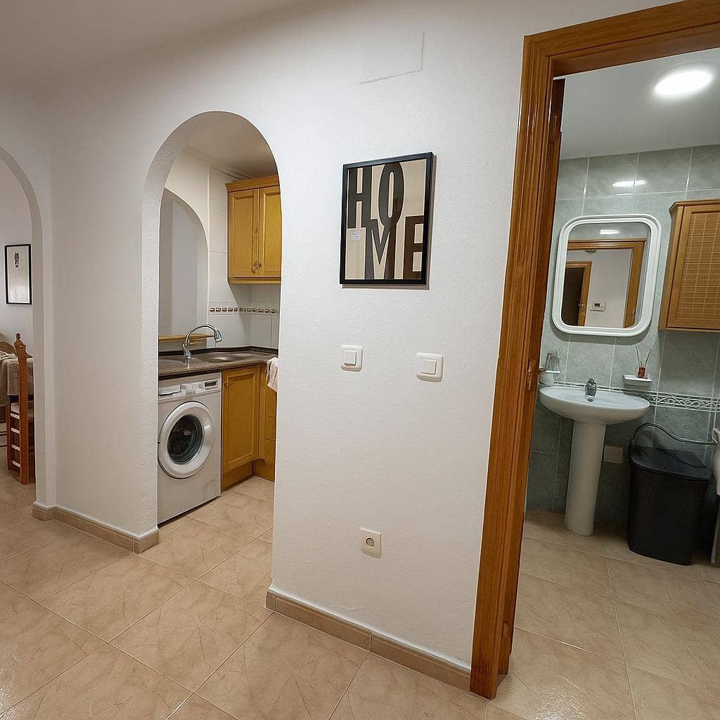 2 makuuhuone Huoneisto myytävänä paikassa Torrevieja mukana uima-altaan - 119 900 € (Ref: 9411102)
