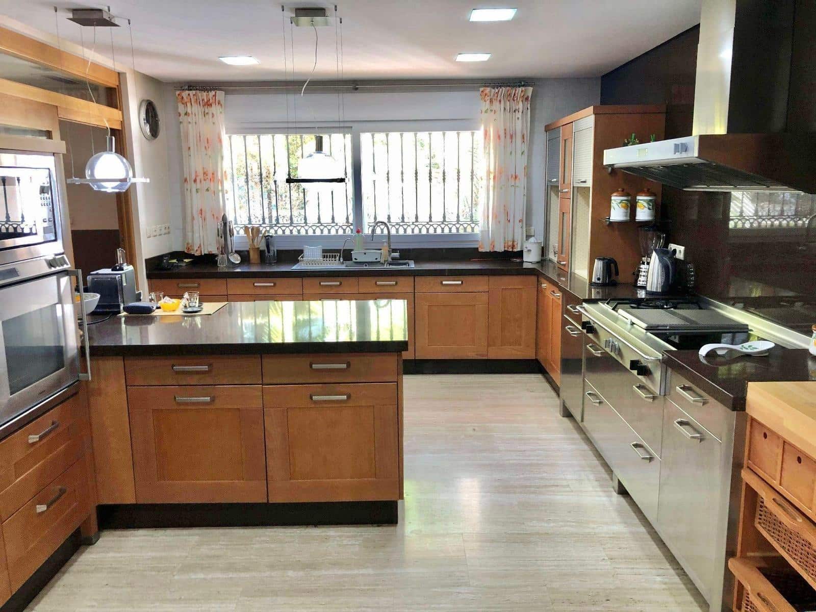 6 sypialnia Willa na sprzedaż w El Palmar z basenem garażem - 1 800 000 € (Ref: 9411107)