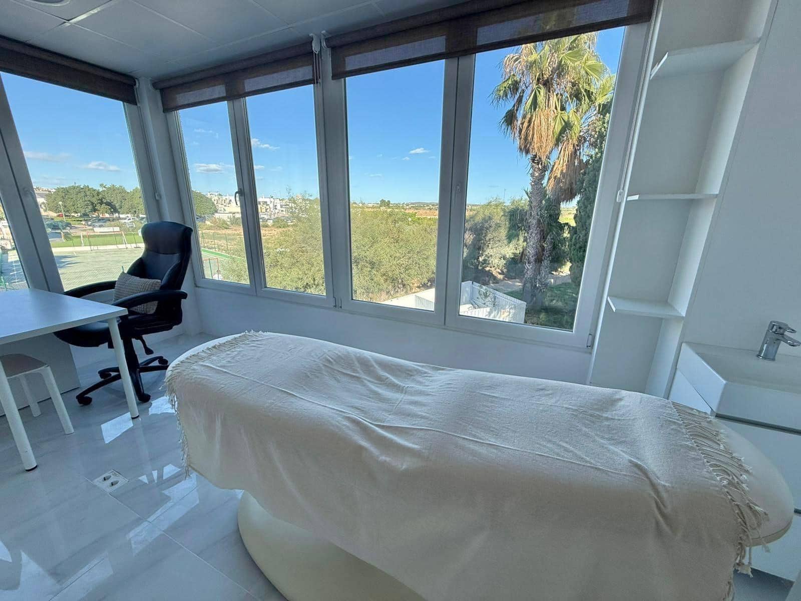 Bedrijf te huur in Lo Pepin - € 3.200 (Ref: 9411110)