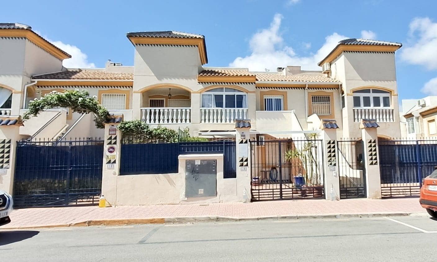 Ático de 2 habitaciones en Torrevieja en venta con piscina - 139.000 € (Ref: 9411111)