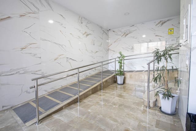 3 sypialnia Mieszkanie na sprzedaż w Miasto Grenada z garażem - 240 000 € (Ref: 9431590)