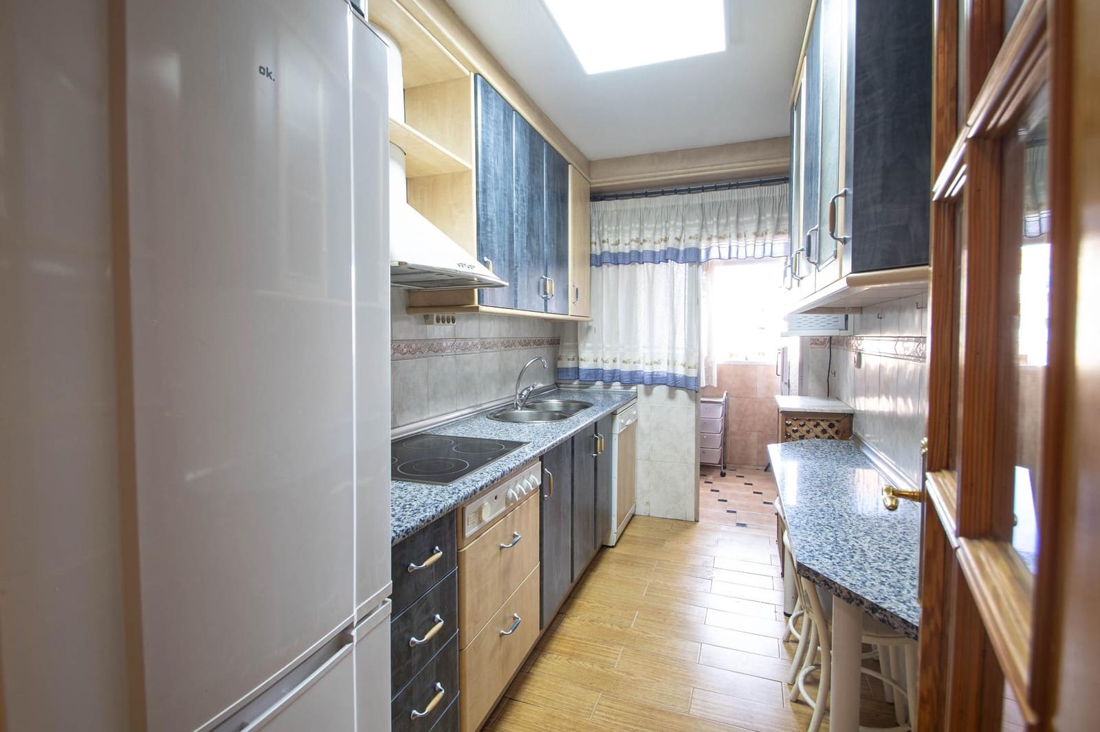 3 soveværelse Lejlighed til salg i Granada by med garage - € 240.000 (Ref: 9431590)