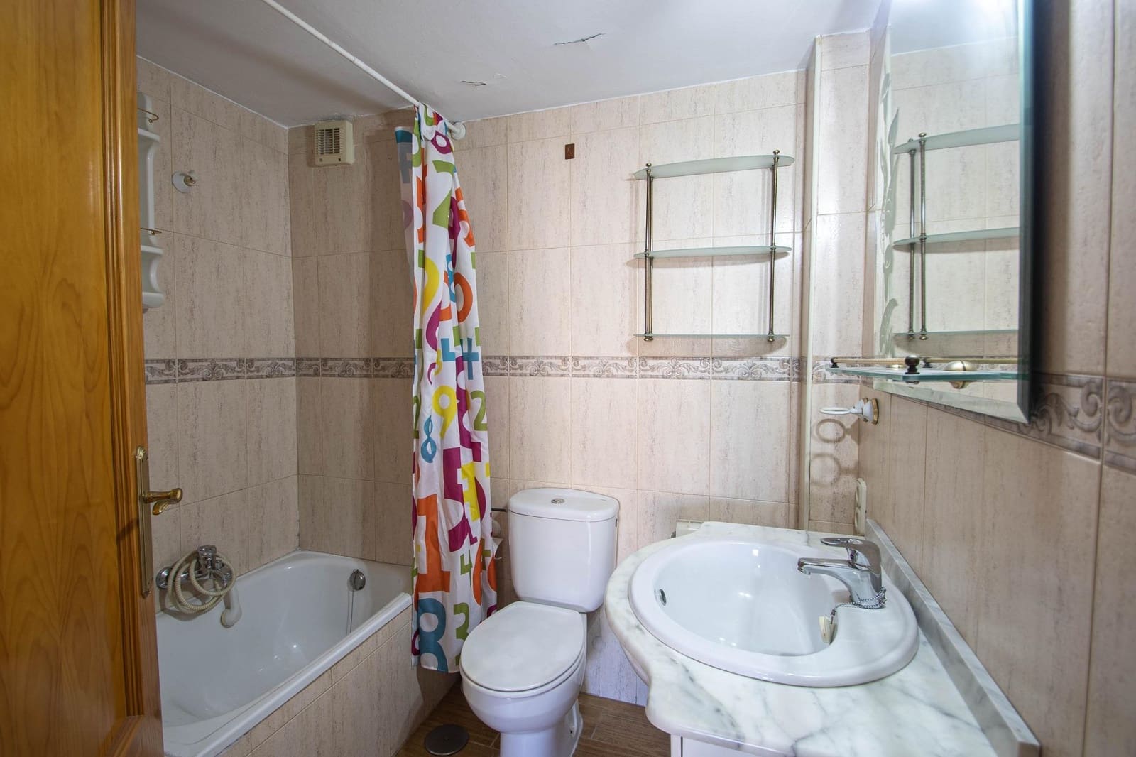 3 soveværelse Lejlighed til salg i Granada by med garage - € 240.000 (Ref: 9431590)