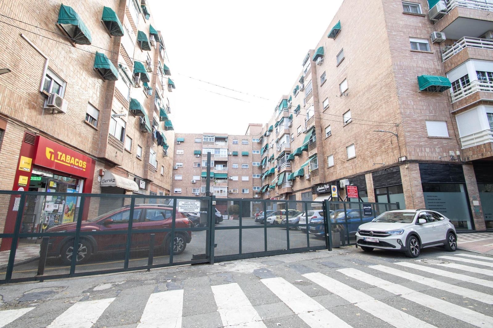 3 soveværelse Lejlighed til salg i Granada by med garage - € 240.000 (Ref: 9431590)