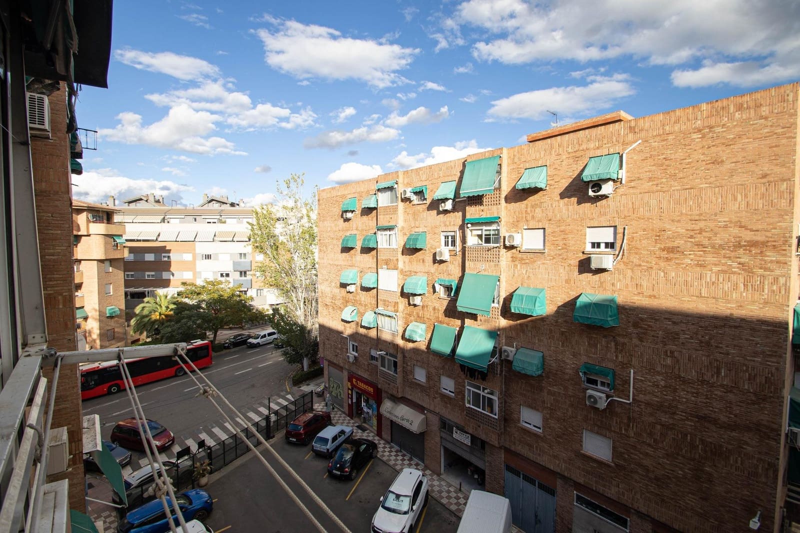 3 soveværelse Lejlighed til salg i Granada by med garage - € 240.000 (Ref: 9431590)