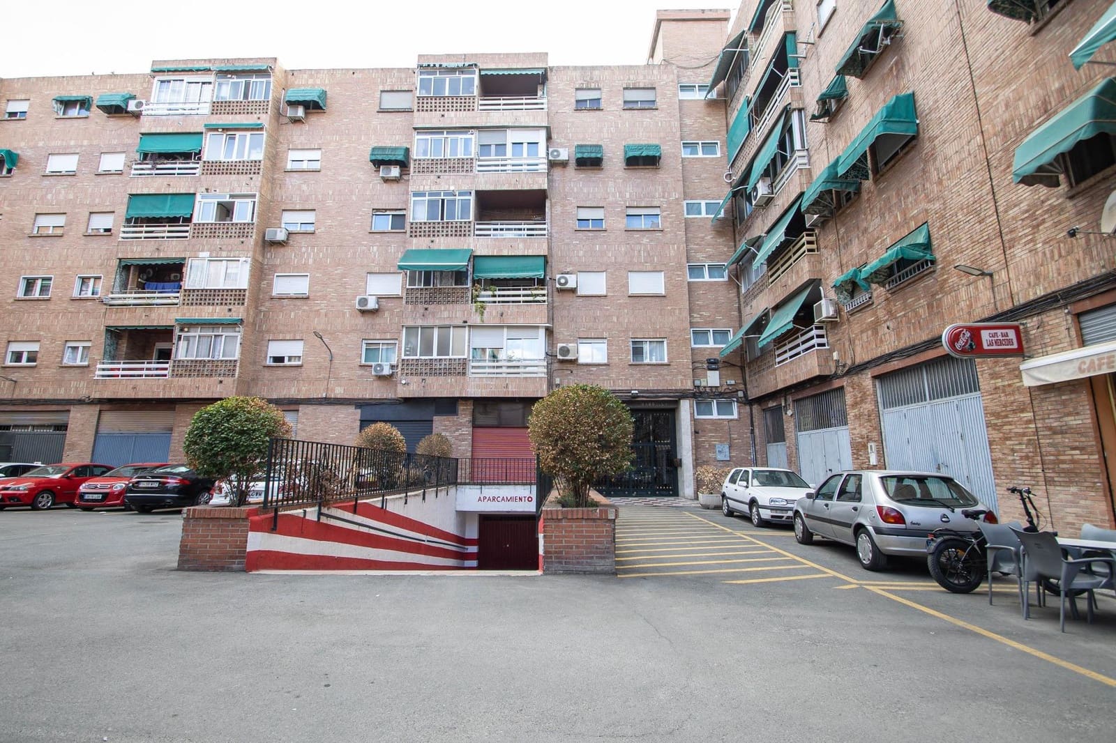 3 soveværelse Lejlighed til salg i Granada by med garage - € 240.000 (Ref: 9431590)