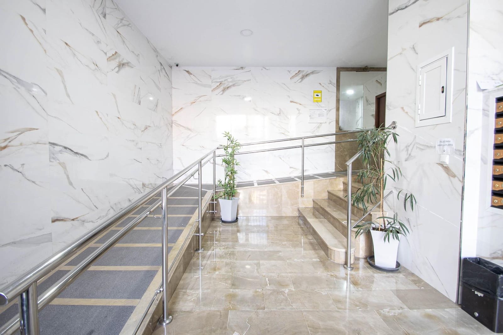 3 soveværelse Lejlighed til salg i Granada by med garage - € 240.000 (Ref: 9431590)