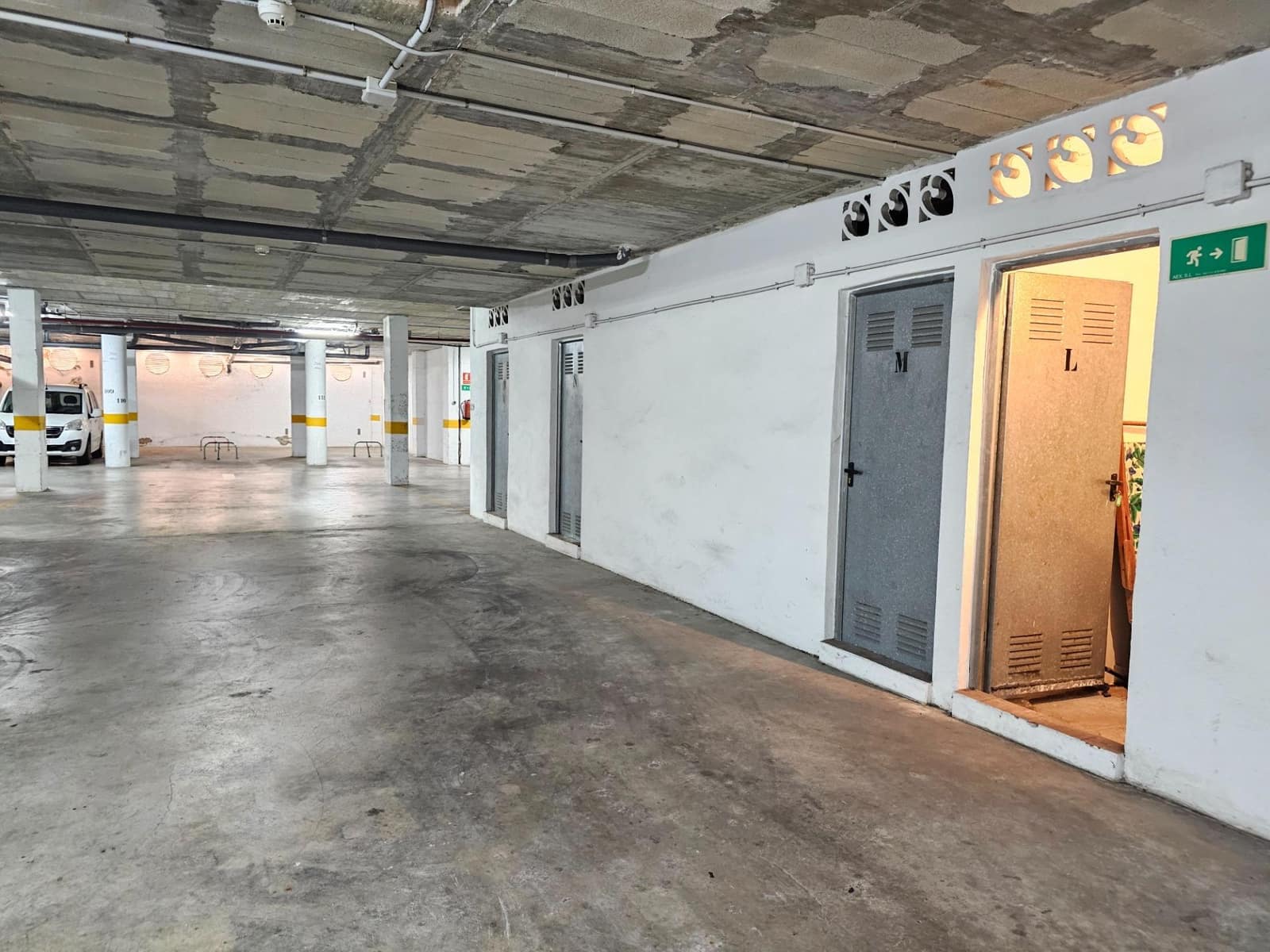 Garage for sale in Torrevieja - € 28,000 (Ref: 9441411)