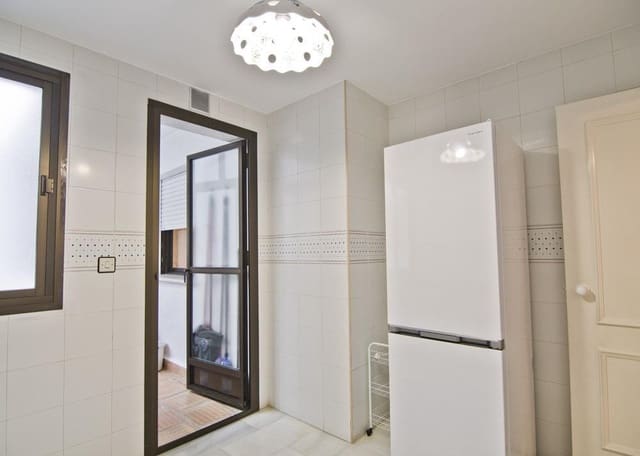 Piso de 2 habitaciones en Motril en venta con piscina garaje - 235.000 € (Ref: 9446464)