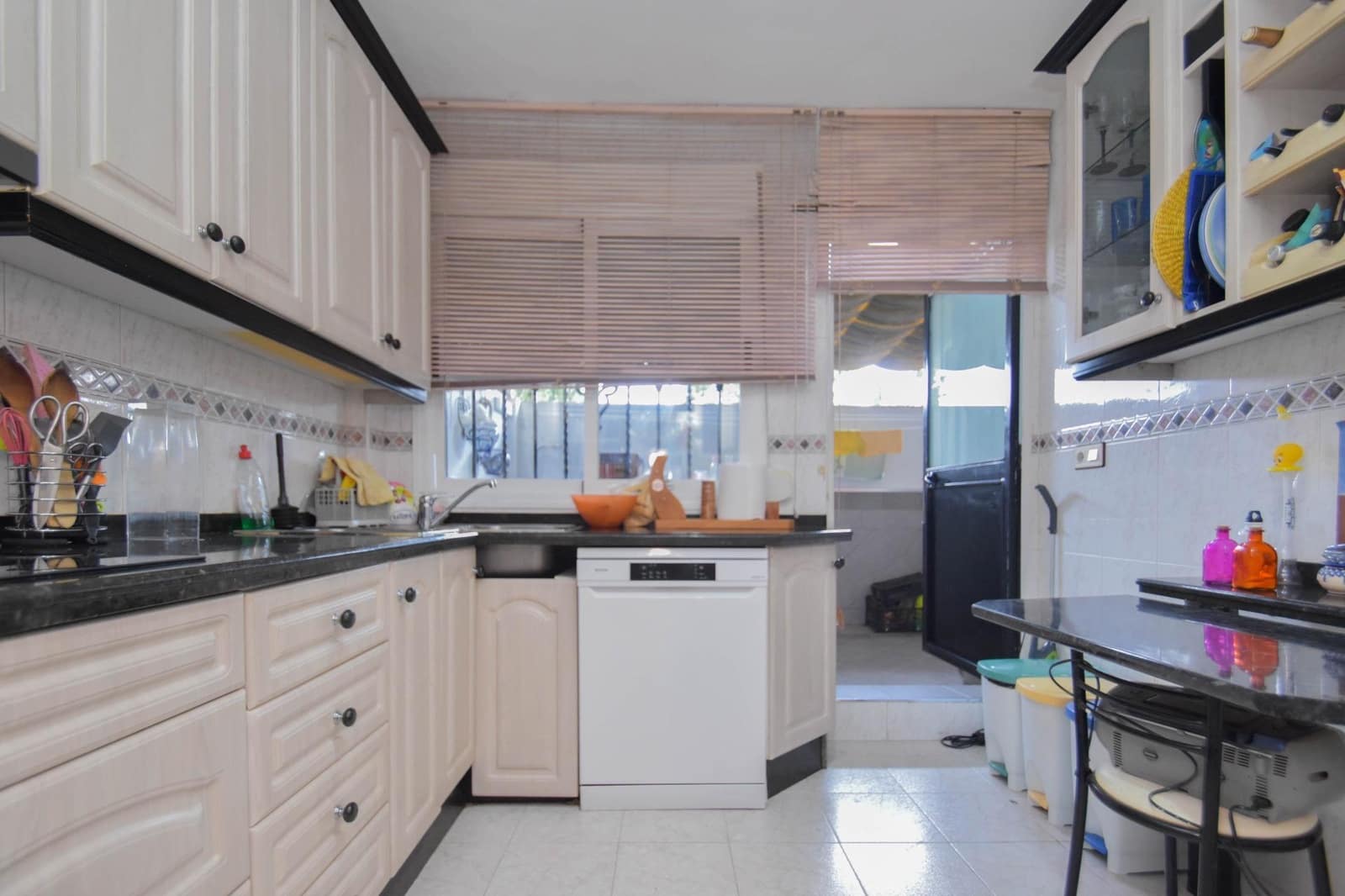 3 bedroom Terraced Villa for sale in Maracena with garage - € 278,000 (Ref: 9509047)