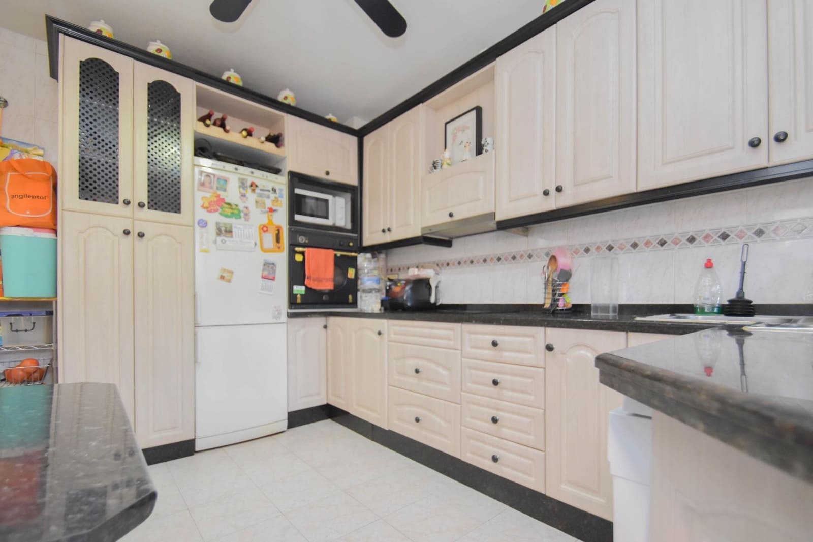 3 bedroom Terraced Villa for sale in Maracena with garage - € 278,000 (Ref: 9509047)