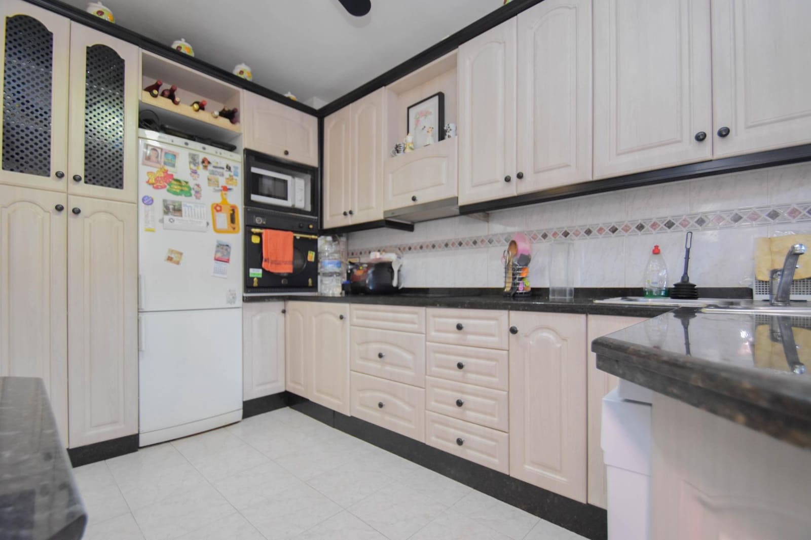 3 bedroom Terraced Villa for sale in Maracena with garage - € 278,000 (Ref: 9509047)