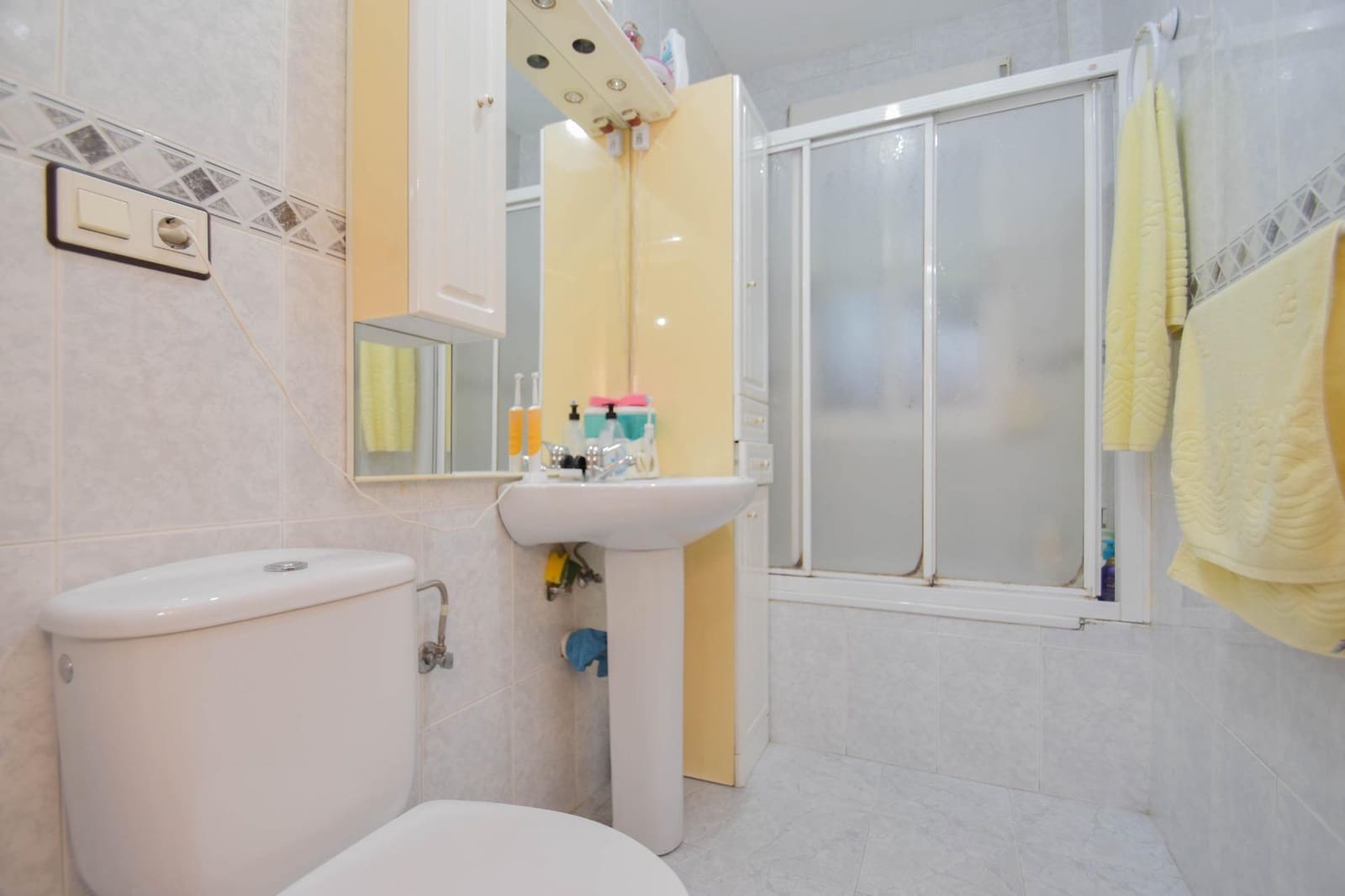 3 bedroom Terraced Villa for sale in Maracena with garage - € 278,000 (Ref: 9509047)