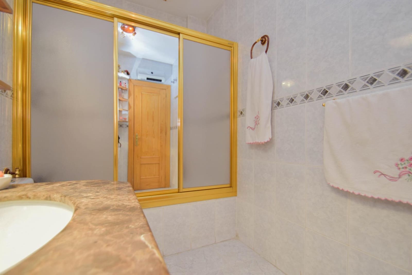 3 bedroom Terraced Villa for sale in Maracena with garage - € 278,000 (Ref: 9509047)