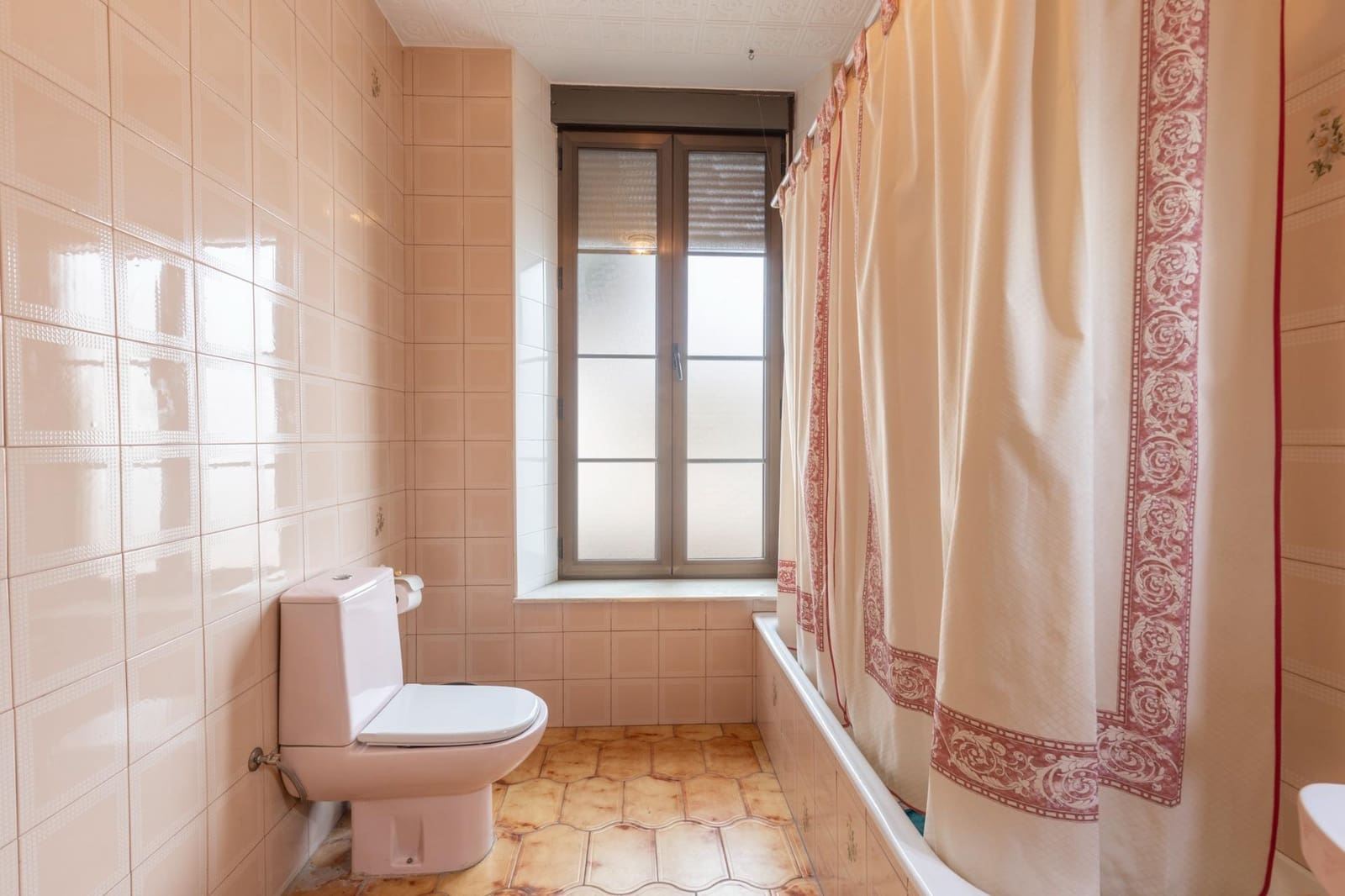 4 bedroom Villa for sale in Alhendin with garage - € 299,900 (Ref: 9509050)