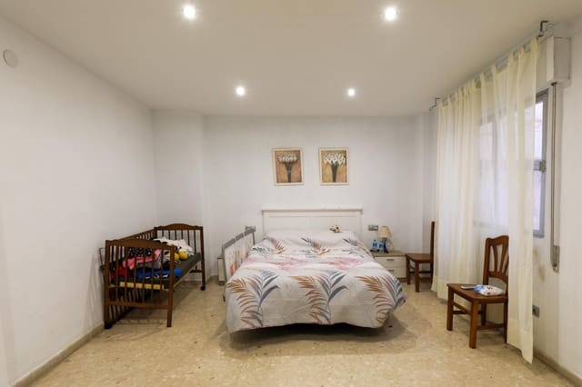 4 slaapkamer Flat te koop in Dúrcal - € 138.000 (Ref: 9509052)