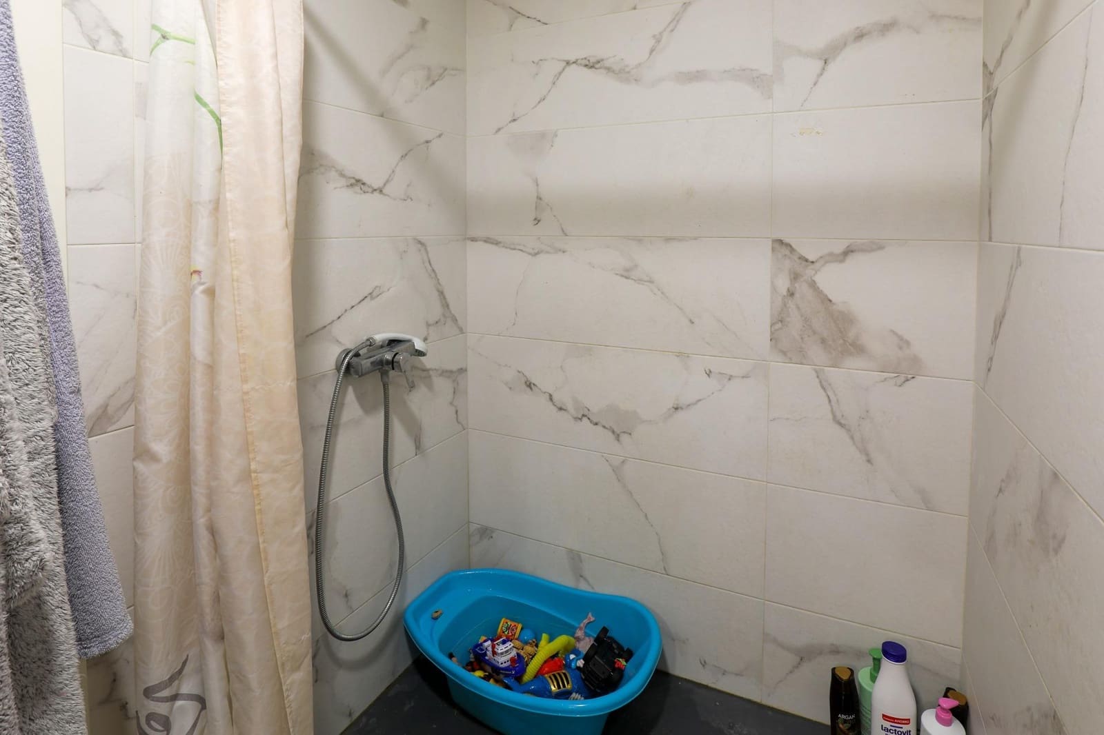 4 bedroom Flat for sale in Durcal - € 138,000 (Ref: 9509052)