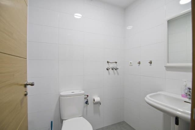 Kommersiell til salgs i Motril - € 80 000 (Ref: 9533843)