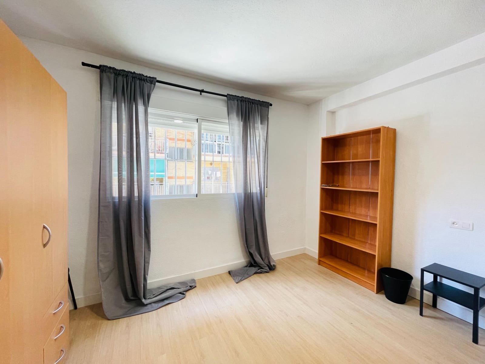 4 soveværelse Lejlighed til salg i Granada by - € 160.000 (Ref: 9533846)