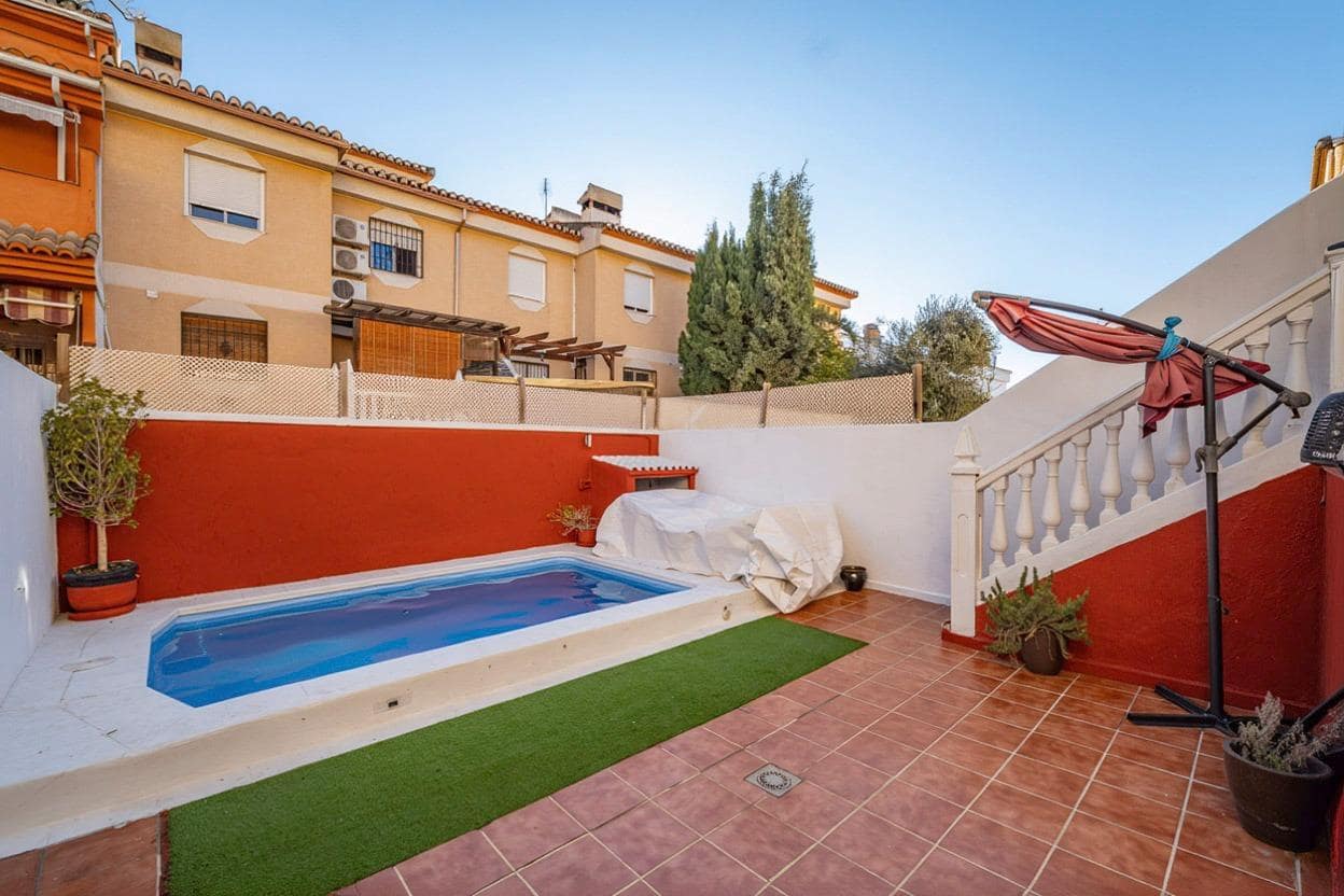 4 soverom Rekkehus til salgs i Ogijares med svømmebasseng garasje - € 319 000 (Ref: 9533847)