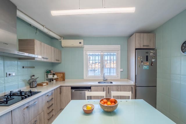 4 soverom Rekkehus til salgs i Ogíjares med svømmebasseng garasje - € 319 000 (Ref: 9533847)