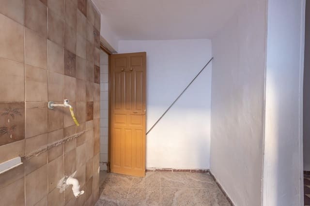 3 makuuhuone Omakotitalo myytävänä paikassa Alhendín mukana 
autotalli - 129 900 € (Ref: 9533849)