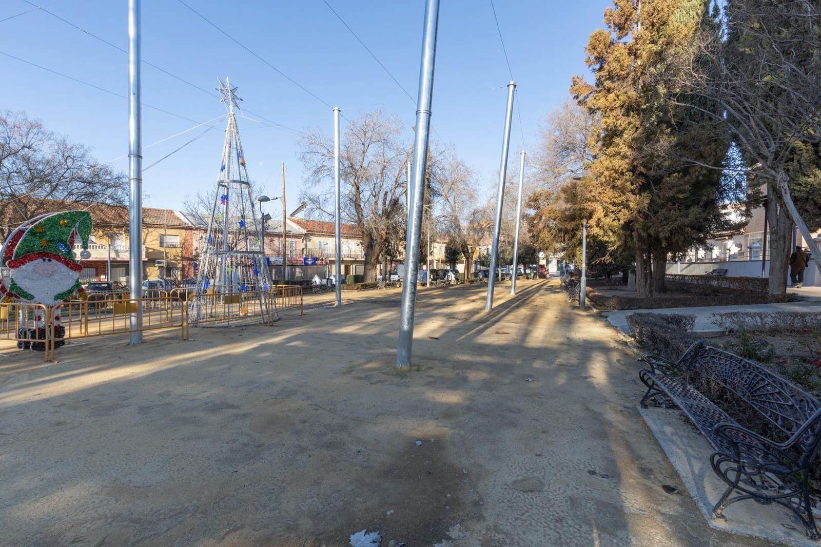 3 makuuhuone Omakotitalo myytävänä paikassa Alhendin mukana 
autotalli - 129 900 € (Ref: 9533849)