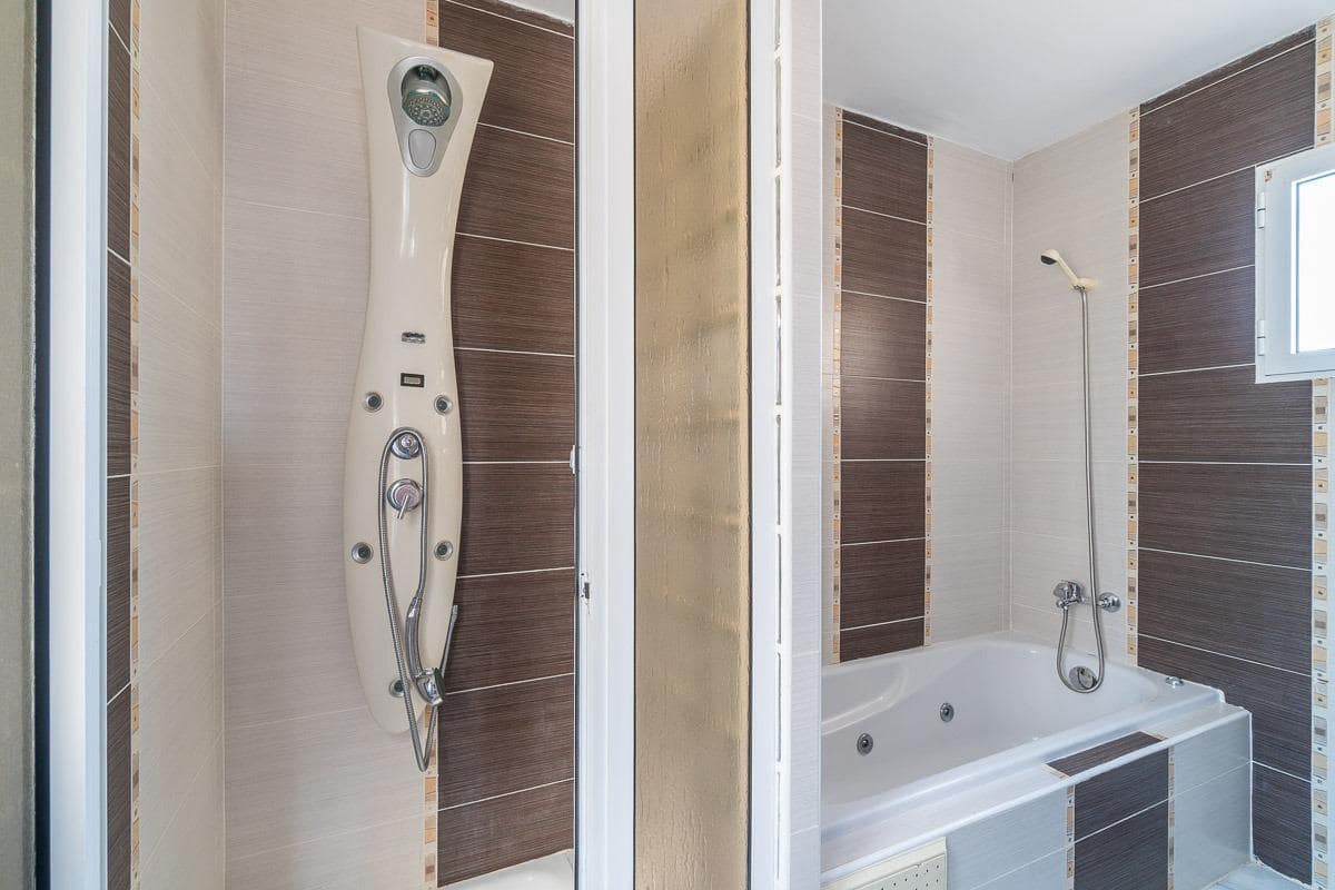 4 camera da letto Villa in vendita in Torrevieja con piscina garage - 859.000 € (Rif: 9586629)