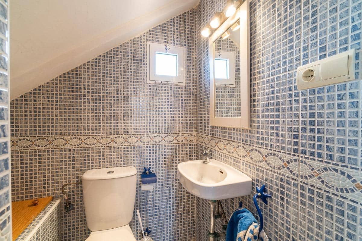 4 bedroom Villa for sale in Torrevieja with pool garage - € 859,000 (Ref: 9586629)