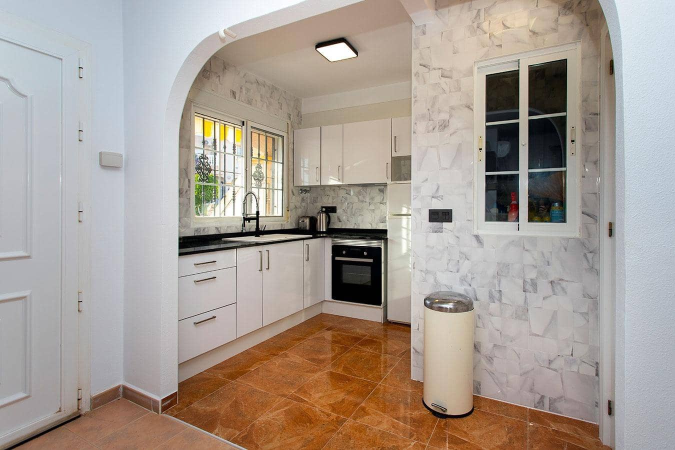 2 camera da letto Villetta a Schiera in vendita in Filipinas con piscina - 185.000 € (Rif: 9586631)