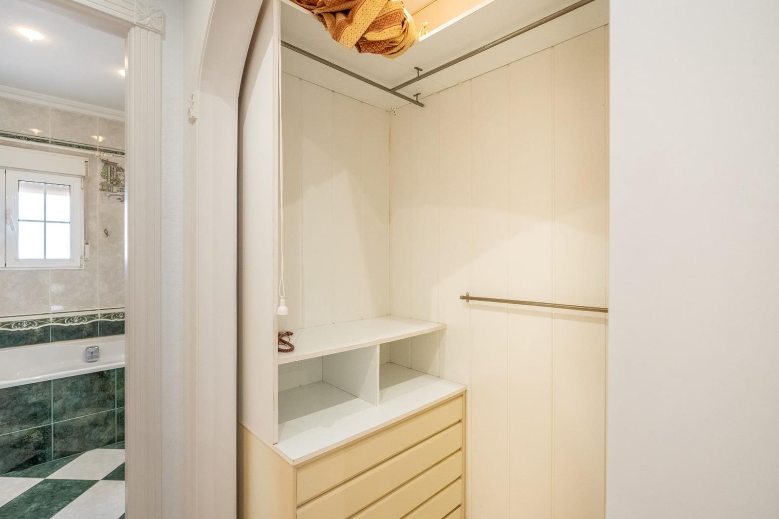 6 chambre Villa/Maison à vendre à El Chaparral avec piscine garage - 645 000 € (Ref: 9586632)