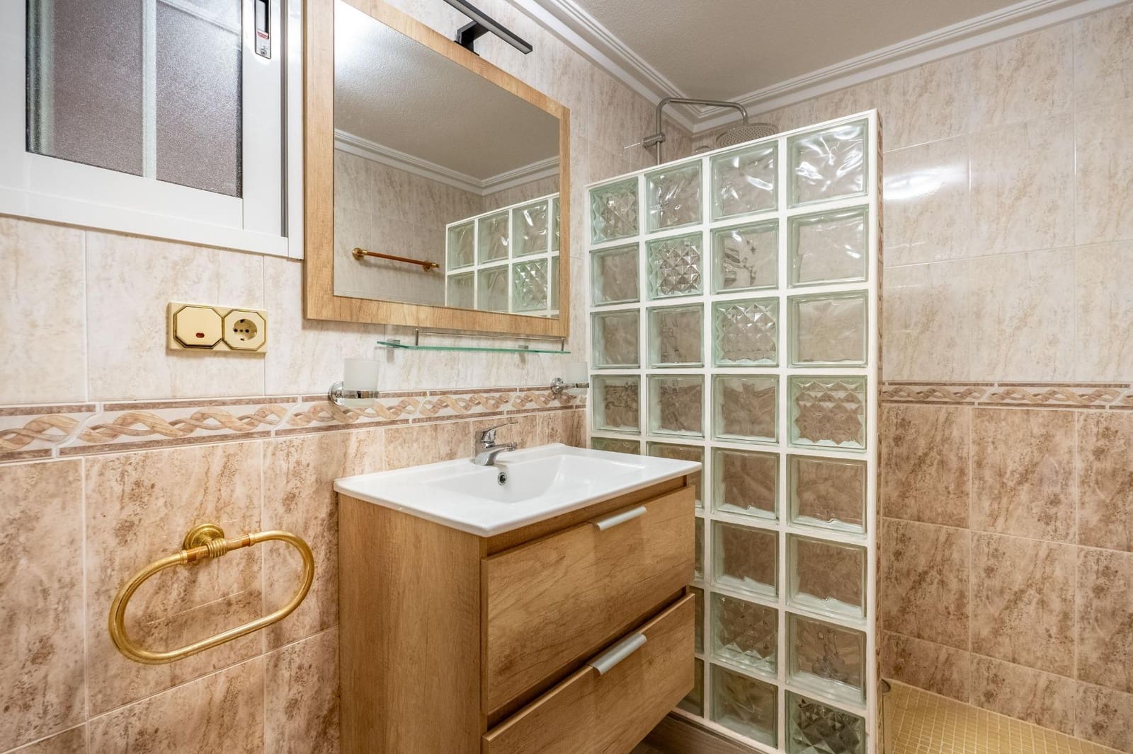 6 Zimmer Villa zu verkaufen in El Chaparral mit Pool Garage - 645.000 € (Ref: 9586632)